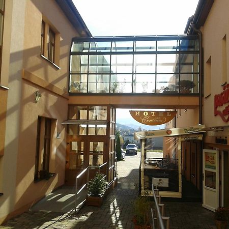 Spišská Nová Ves Parkhotel Centrum מראה חיצוני תמונה